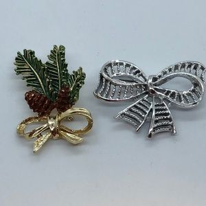 Vintage Gerry’s Christmas Bow brooches duo #christmasbrooches